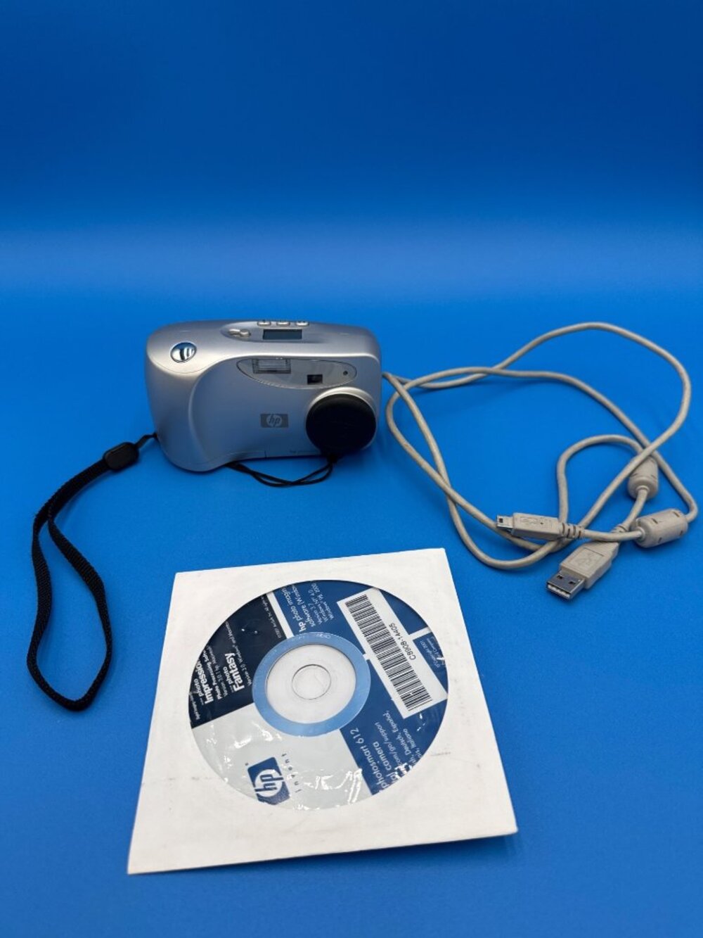 HP Photosmart 612 Digital Camera Strap USB Cable & Software CD